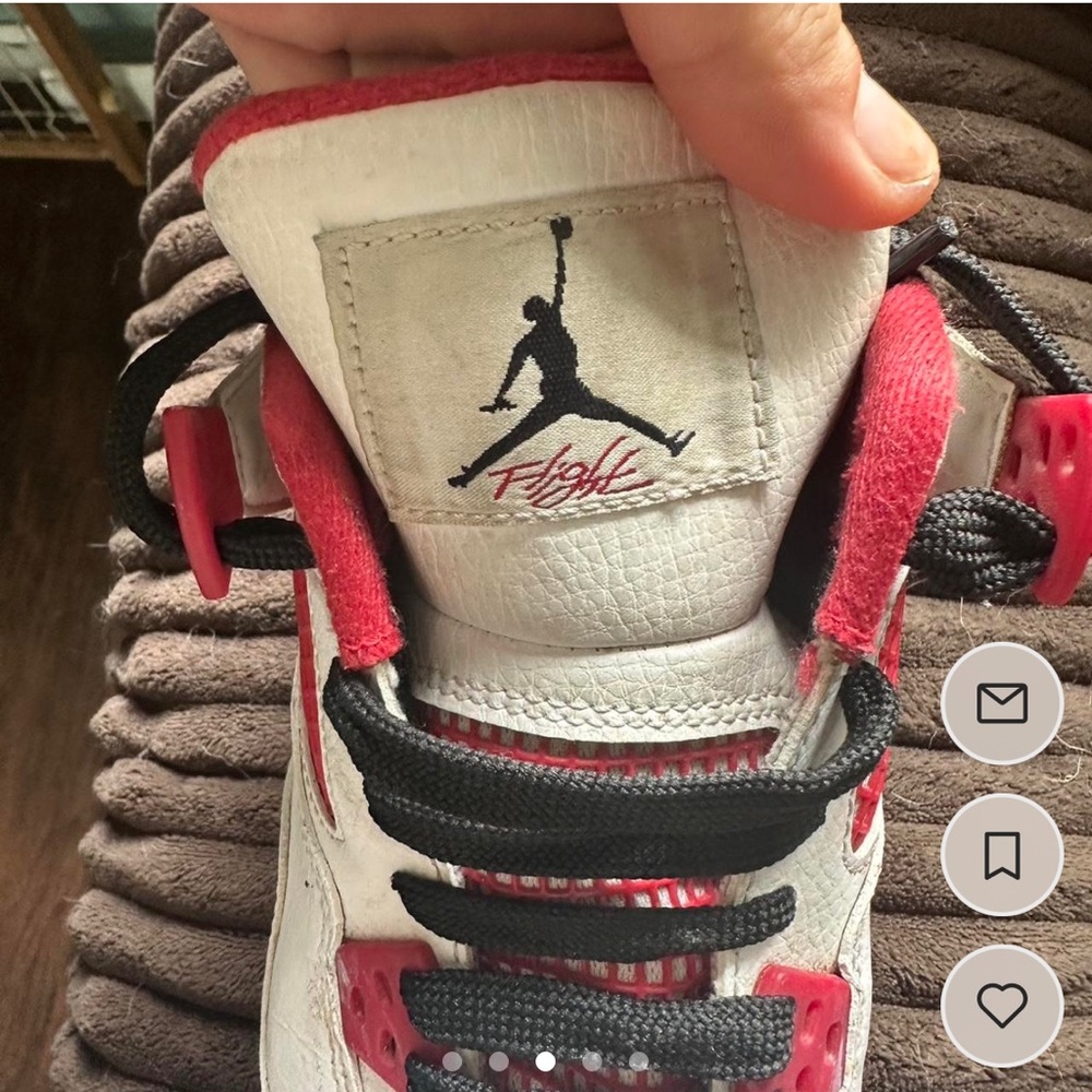 Jordan 4 Alternate ‘89 these are a really nice shoes size 7